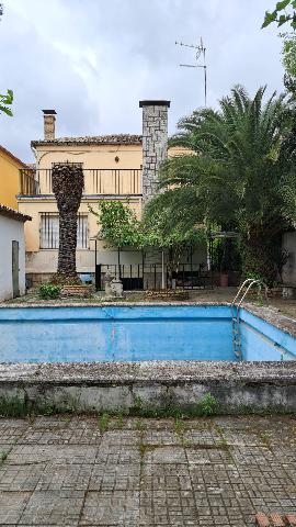 Imagen 15 Inmueble 297994 - Casa Aislada en venta en Baeza / Casa chatet en la yedra zona residencial