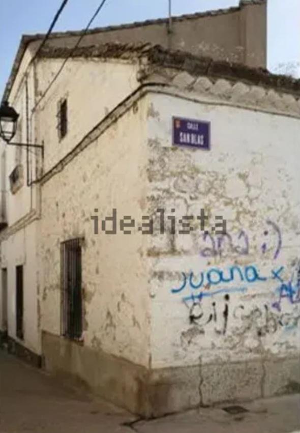 Imagen 3 Casa Adosada en venta en Baeza / Al lado de la calle Gracia. Cerca del Mercadona 