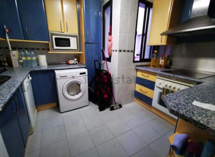 Imagen 3 Apartamento en venta en Jaén / Cerca de la Plaza Santiago. y de la Escuela de Arte.