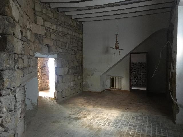 Imagen 1 Inmueble 300772 - Casa Adosada en venta en Baeza / Al lado de la Iglesia de San Andrés