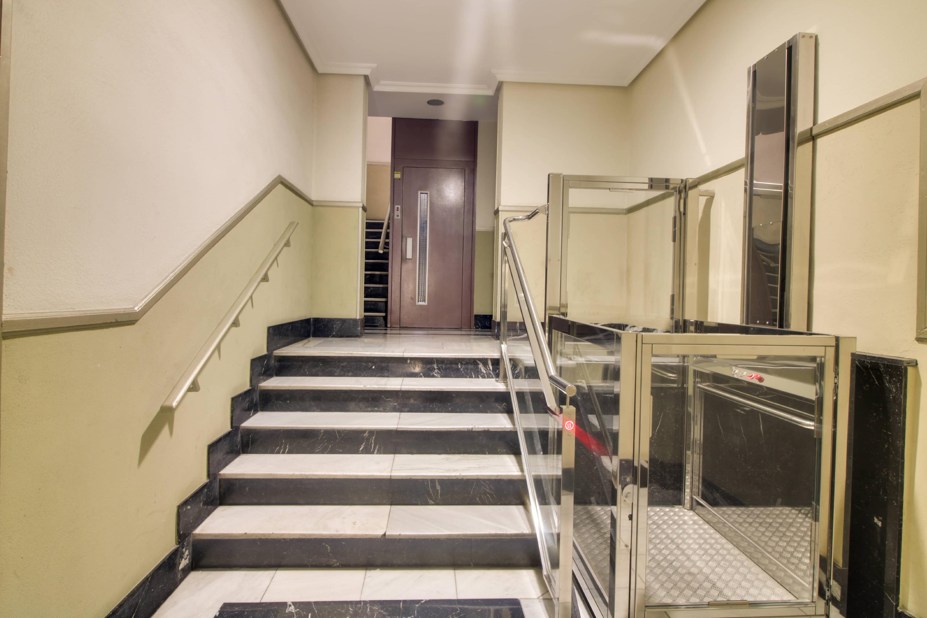 Imagen 3 Piso en venta en León / Av. Ordoño II, a pocos metros de Gúzman