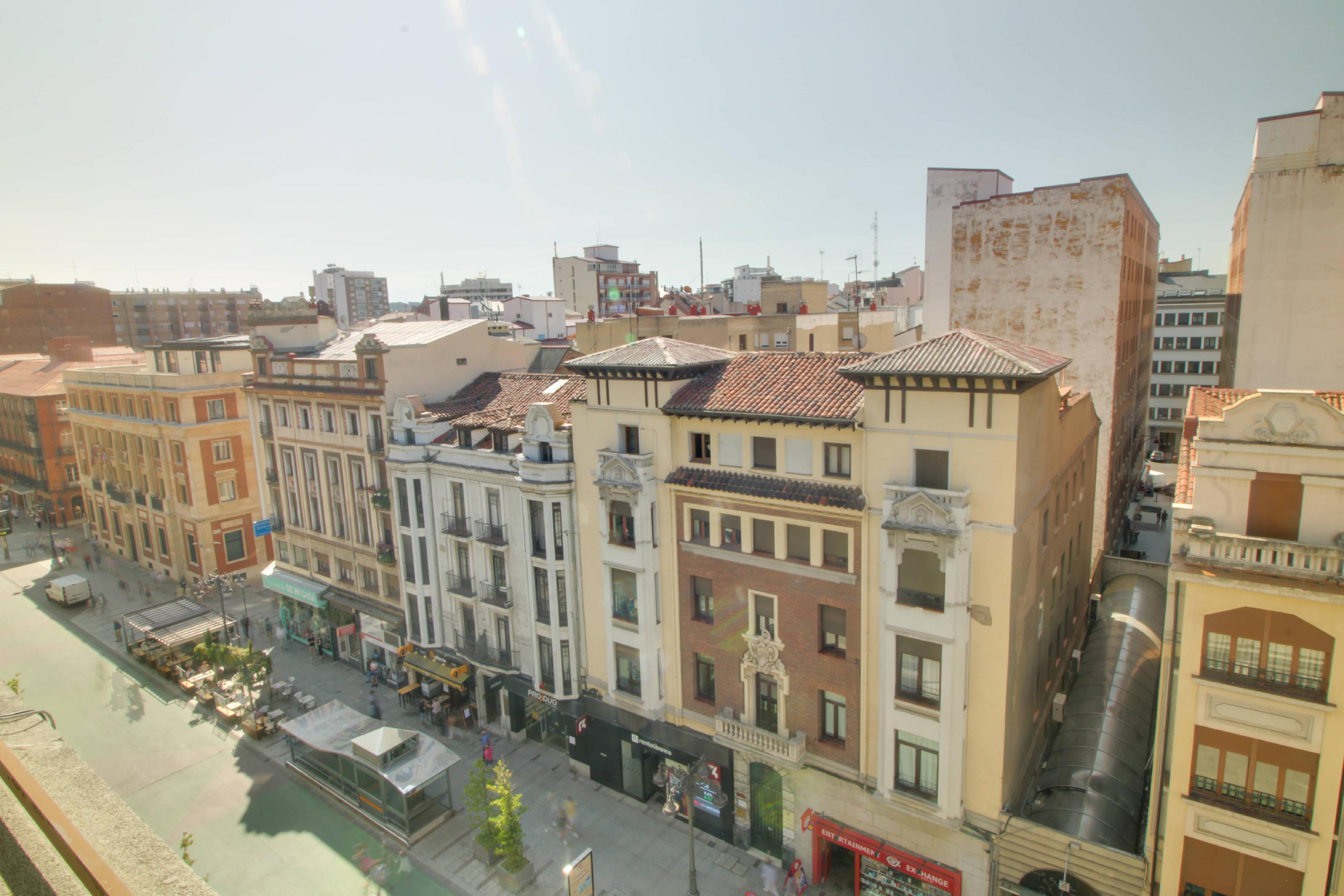 Imagen 21 Piso en venta en León / Av. Ordoño II, a pocos metros de Gúzman