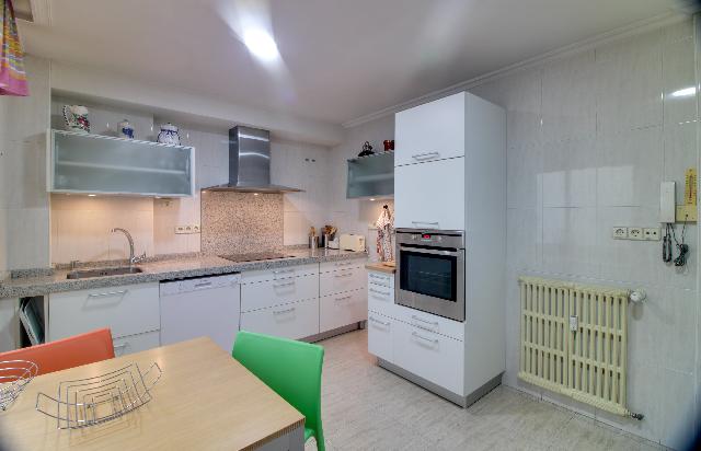 Imagen 2 Inmueble 275439 - Piso en venta en Ourense / Cardenal Quevedo a metros del parque de San Lazararo