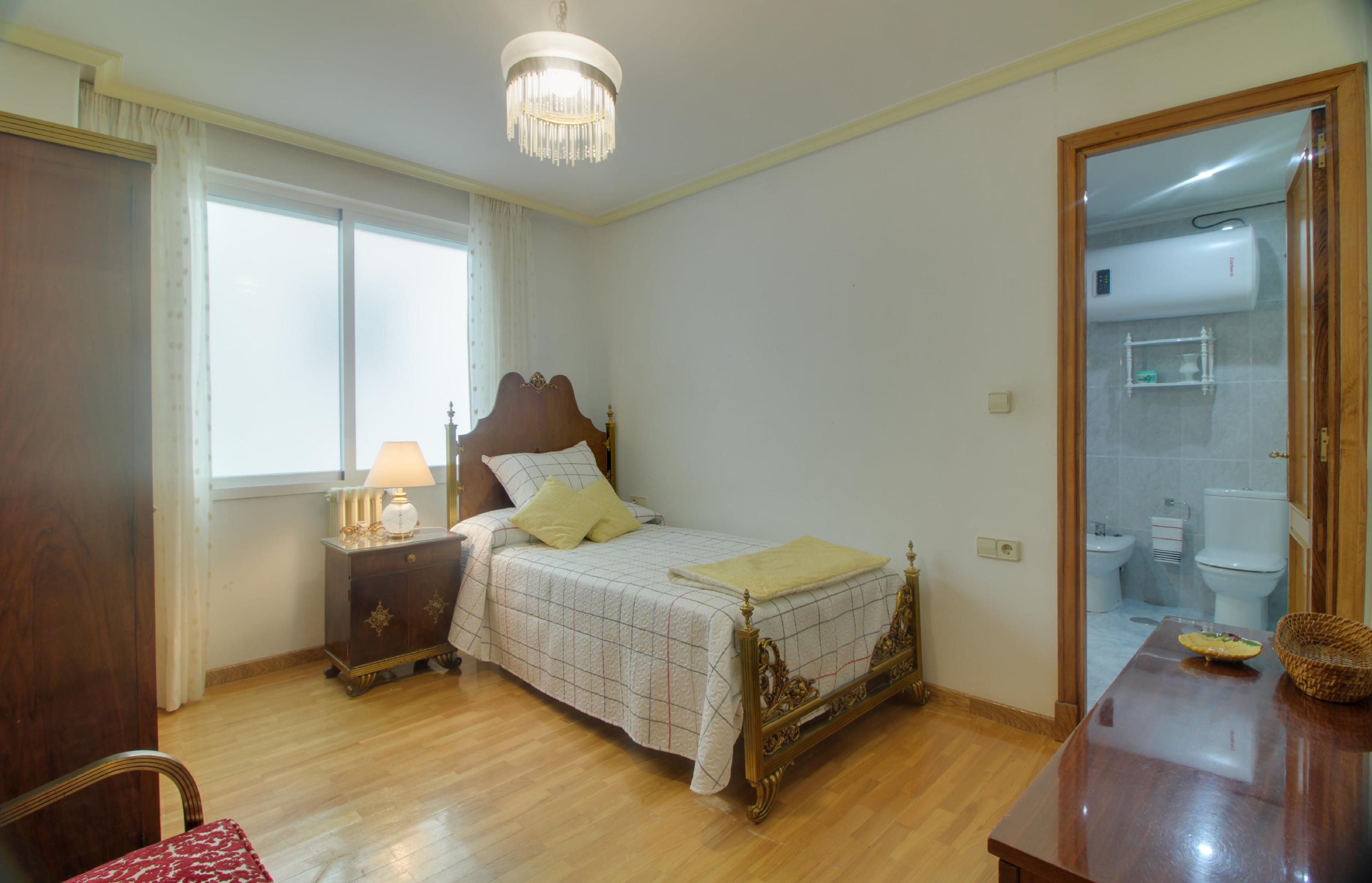 Imagen 3 Piso en venta en Ourense / Cardenal Quevedo a metros del parque de San Lazararo