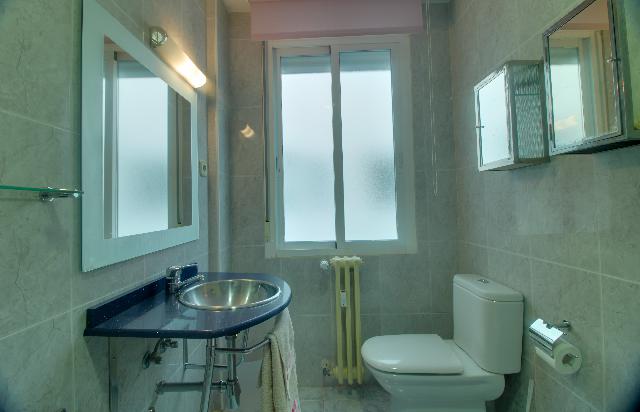 Imagen 35 Inmueble 275439 - Piso en venta en Ourense / Cardenal Quevedo a metros del parque de San Lazararo