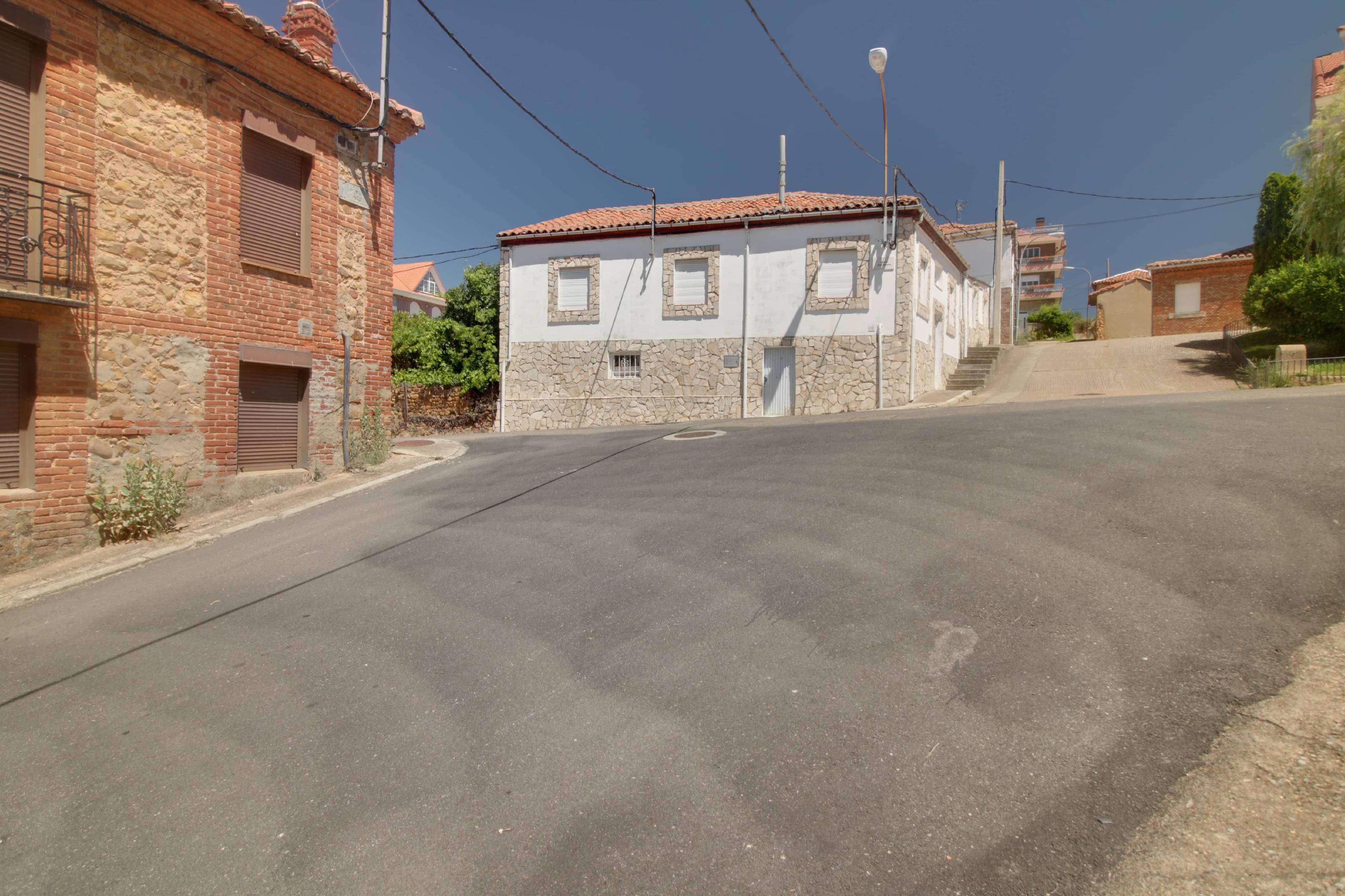 Imagen 2 Casa Aislada en venta en San Andrés Del Rabanedo / Ferral del Bernesga a 5 minutos en coch...