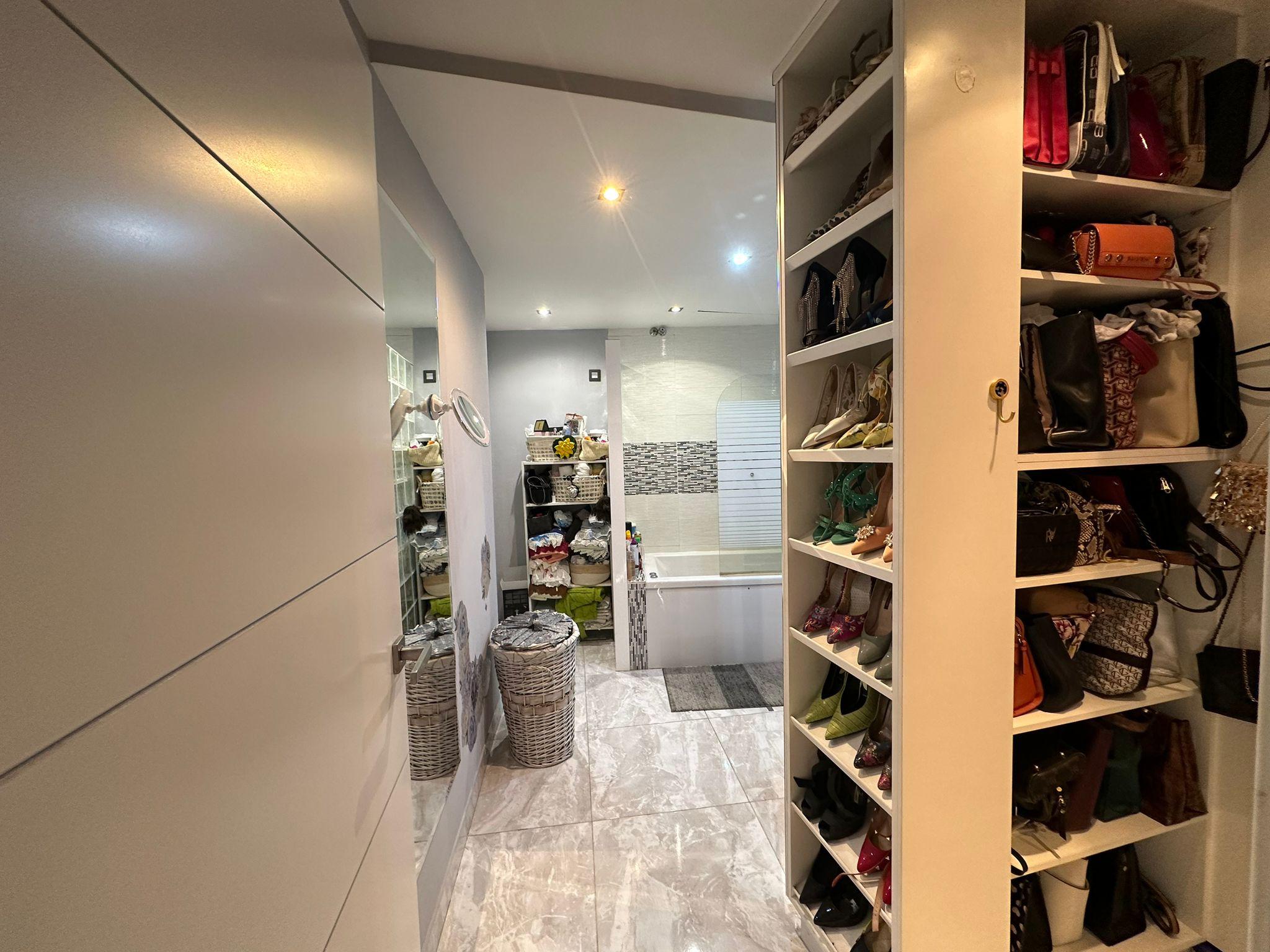 Imagen 10 Casa Aislada en venta en Mijas / Las Lagunas, Mijas Costa. Junto al Corte Ingles