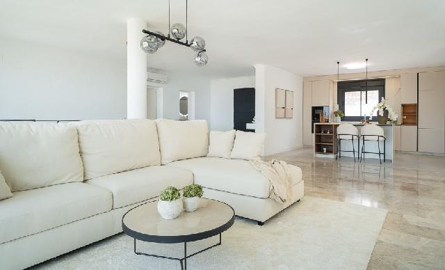 Imagen 1 Inmueble 286426 - Casa Aislada en venta en Mijas / Cerano a la zona comercial de El Higueron