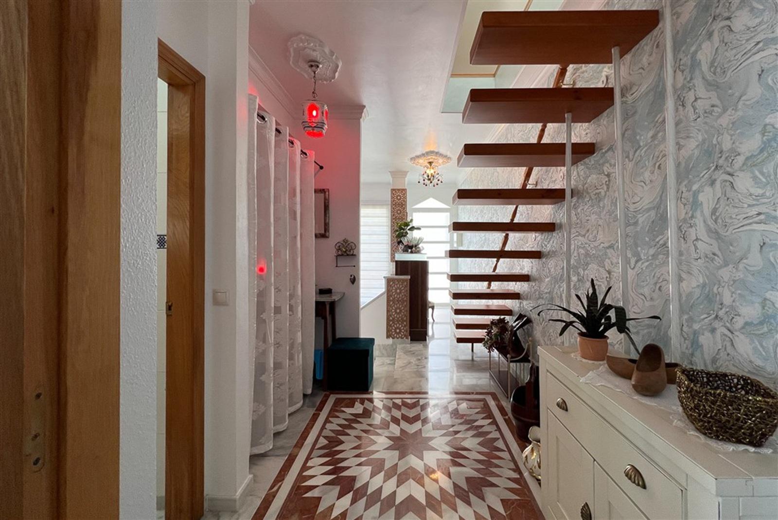 Imagen 17 Casa Pareada en venta en Mijas / Calahonda, cercano al golf y playa de Cabopino