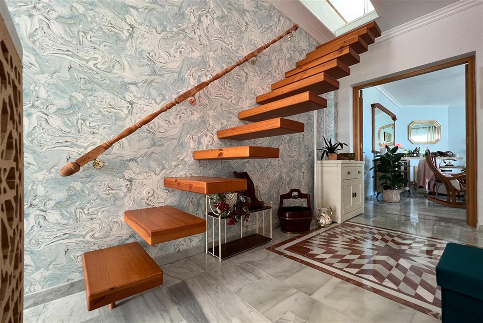 Imagen 2 Casa Pareada en venta en Mijas / Calahonda, cercano al golf y playa de Cabopino