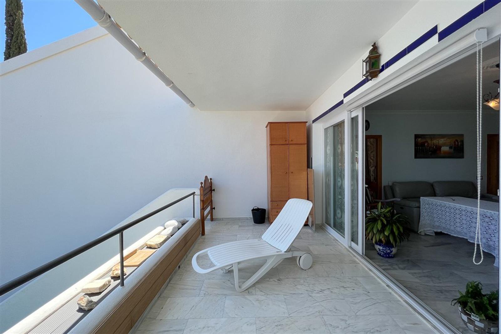 Imagen 8 Casa Pareada en venta en Mijas / Calahonda, cercano al golf y playa de Cabopino