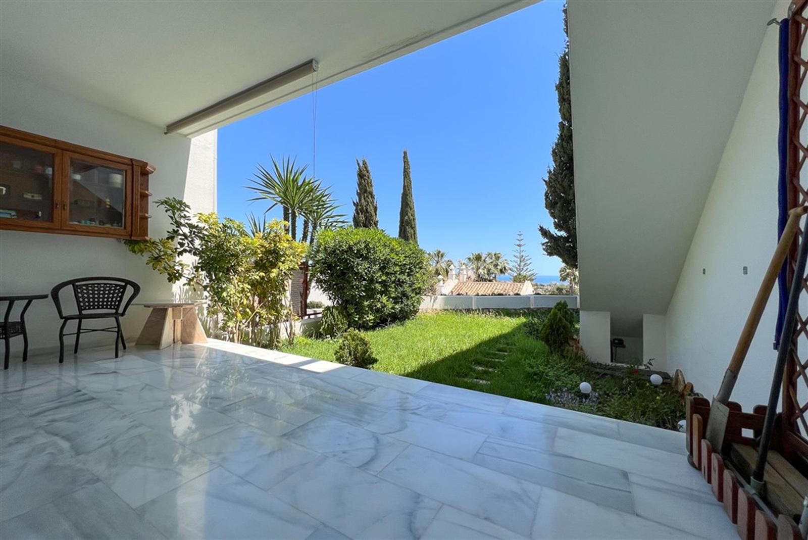 Imagen 16 Casa Pareada en venta en Mijas / Calahonda, cercano al golf y playa de Cabopino