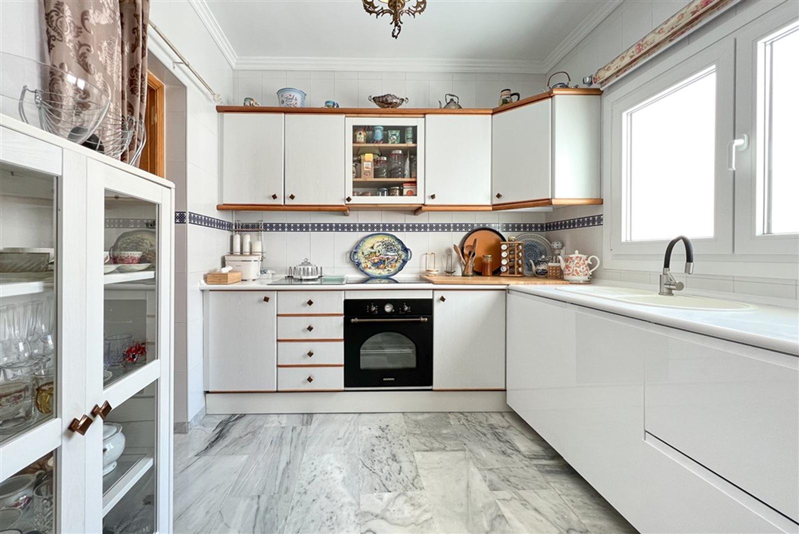 Imagen 3 Casa Pareada en venta en Mijas / Calahonda, cercano al golf y playa de Cabopino