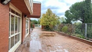 Imagen 10 Apartamento en venta en Pozuelo De Alarcón / Apartamento en zona Ballesol, frente a parque...