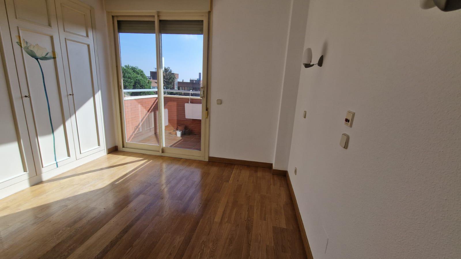 Imagen 22 Apartamento en venta en Pozuelo De Alarcón / Piso en zona Calle Cero de los Gamos, a 10 mi...