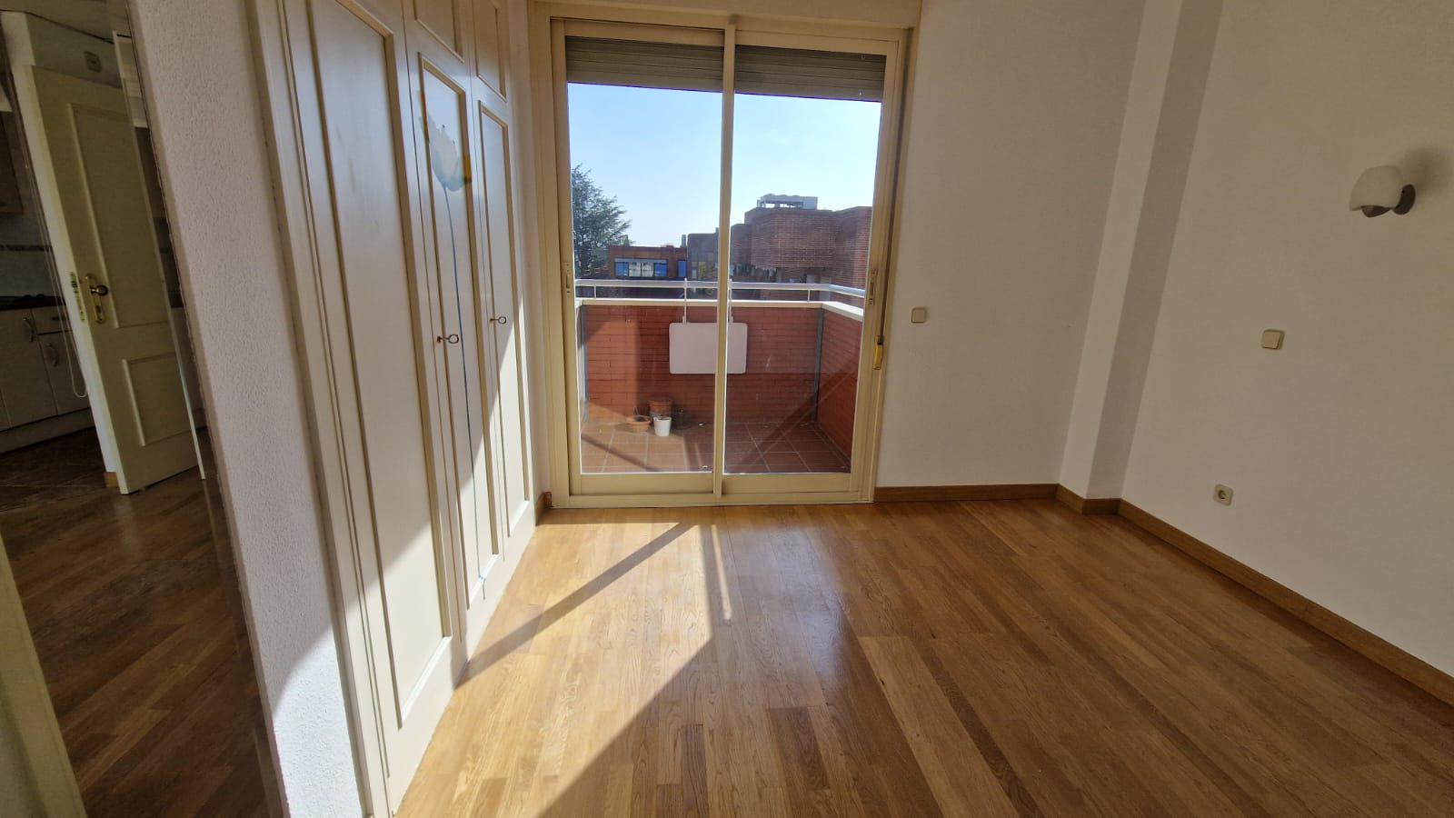 Imagen 27 Apartamento en venta en Pozuelo De Alarcón / Piso en zona Calle Cero de los Gamos, a 10 mi...