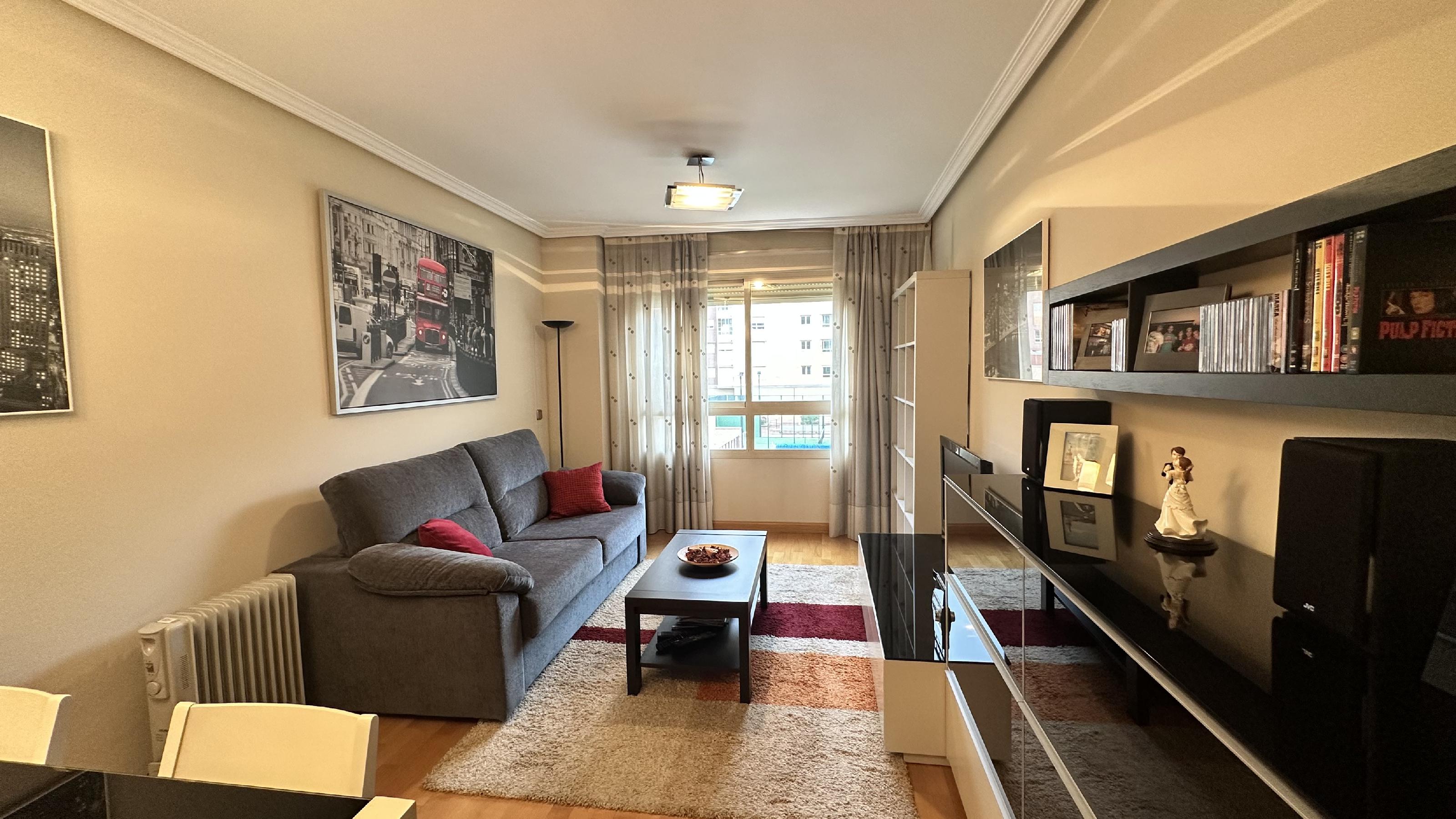 Imagen 4 Apartamento en venta en Madrid / Piso de 71m2 con terraza en Urb Torreón del Parque