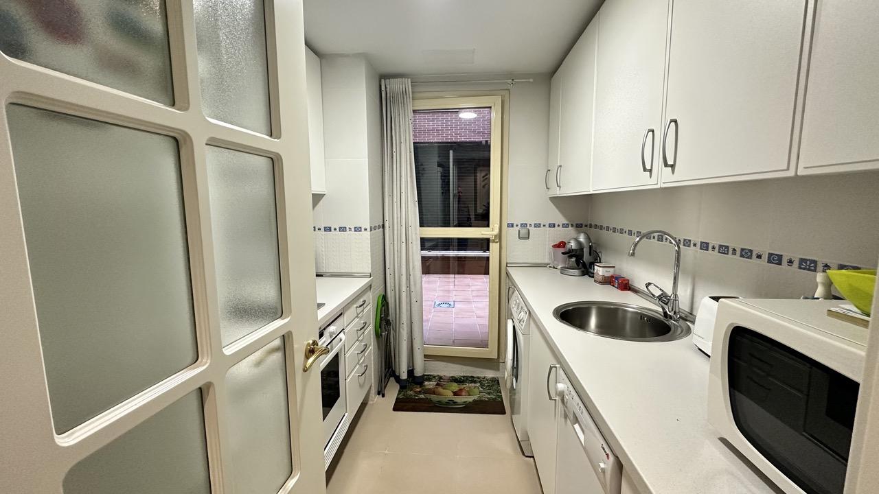 Imagen 7 Apartamento en venta en Madrid / Piso de 71m2 con terraza en Urb Torreón del Parque