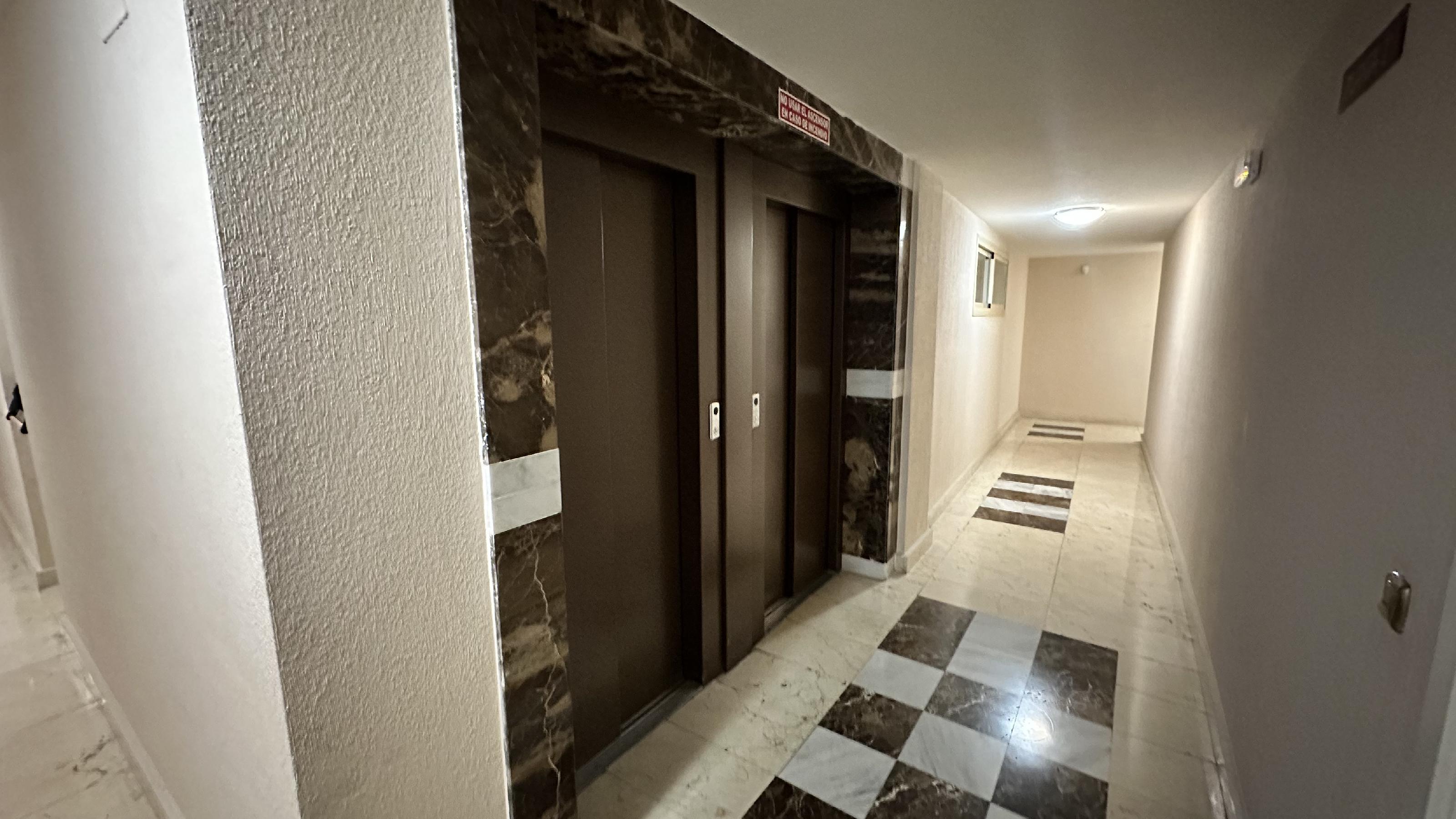 Imagen 24 Apartamento en venta en Madrid / Piso de 71m2 con terraza en Urb Torreón del Parque