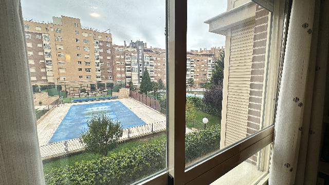 Imagen 5 Inmueble 298355 - Apartamento en venta en Madrid / Piso de 71m2 con terraza en Urb Torreón del Parque