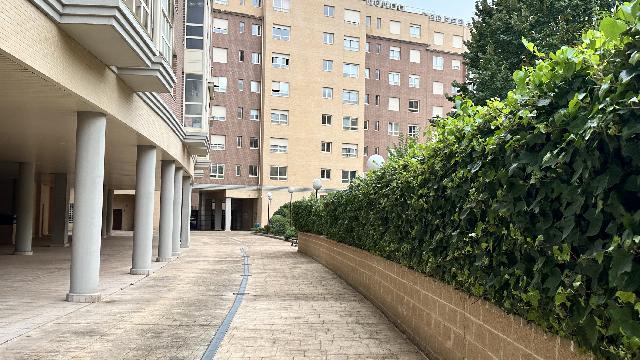 Imagen 30 Inmueble 298355 - Apartamento en venta en Madrid / Piso de 71m2 con terraza en Urb Torreón del Parque
