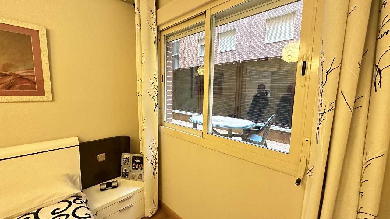 Imagen 13 Apartamento en venta en Madrid / Piso de 71m2 con terraza en Urb Torreón del Parque