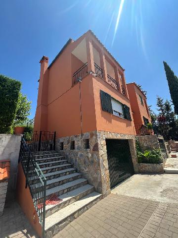 Imagen 2 Inmueble 280898 - Casa Aislada en venta en Cáceres / Zona de La Sierrilla