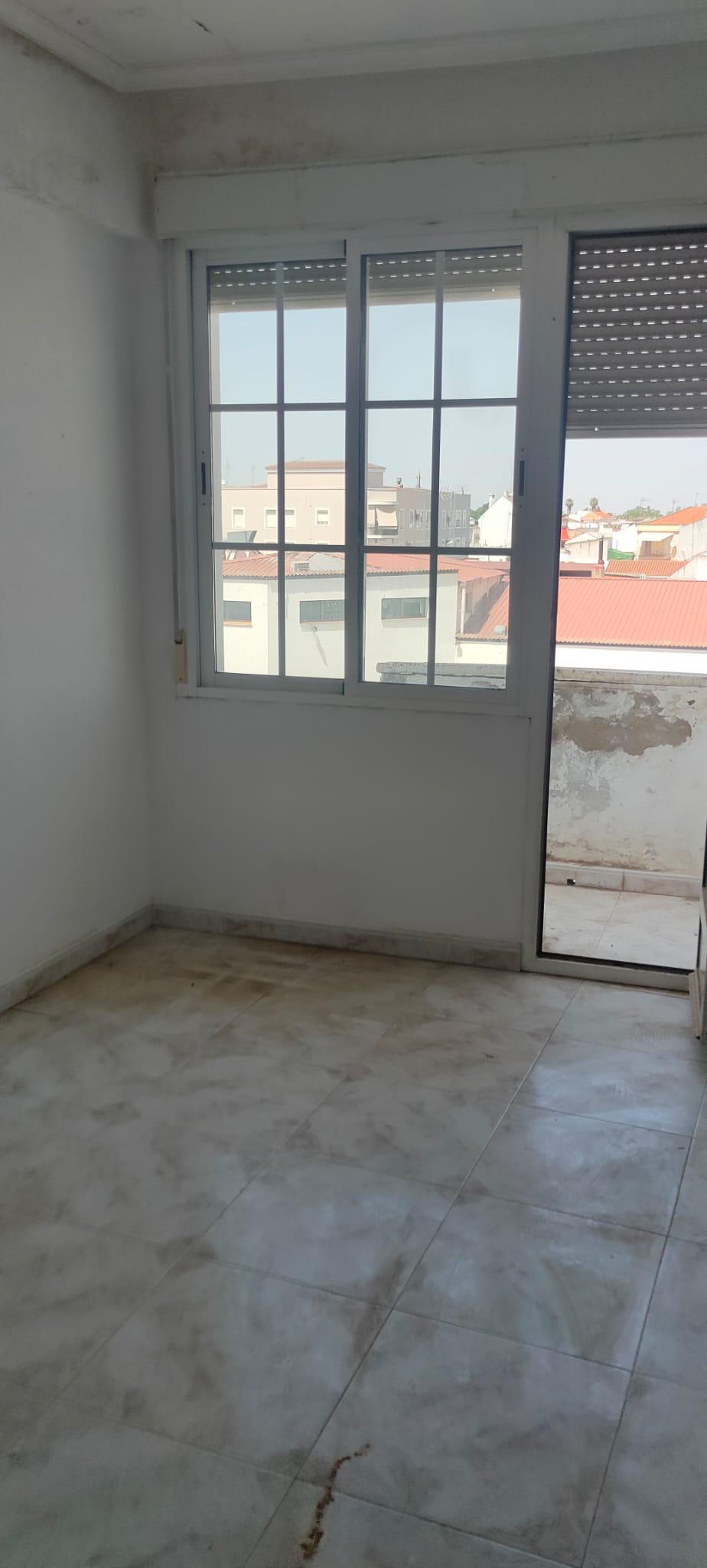 Imagen 2 Apartamento en venta en Montijo / Magnifica situación comercial y de comunicación.