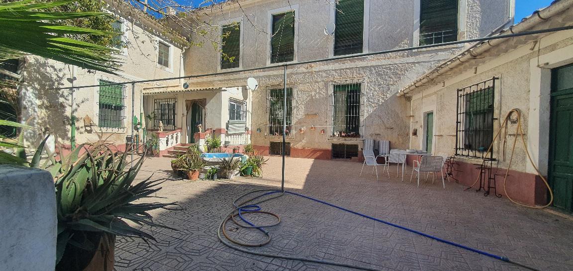 Imagen 3 Casa Adosada en venta en Hellín / Entre Mercado de Abastos y 4 caminos