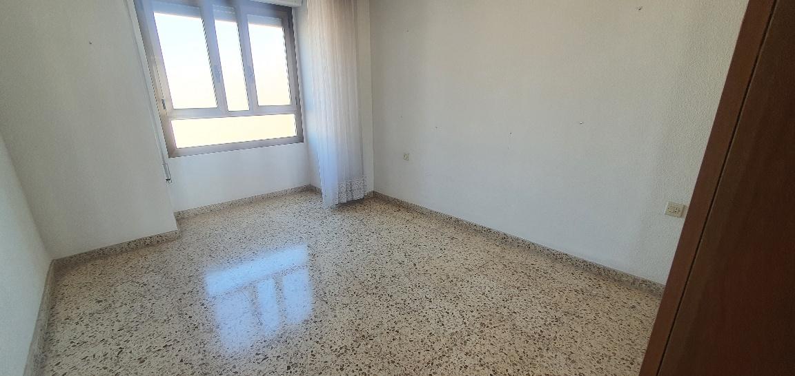Imagen 12 Piso en venta en Hellín / Zona Melchor de Macanaz frente a Jardín Tamborileros