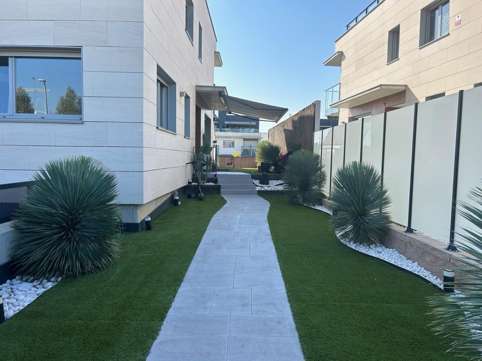 Imagen 12 Casa en venta en Boadilla Del Monte / Gran Chalet en Urbanización en Boadilla del Monte