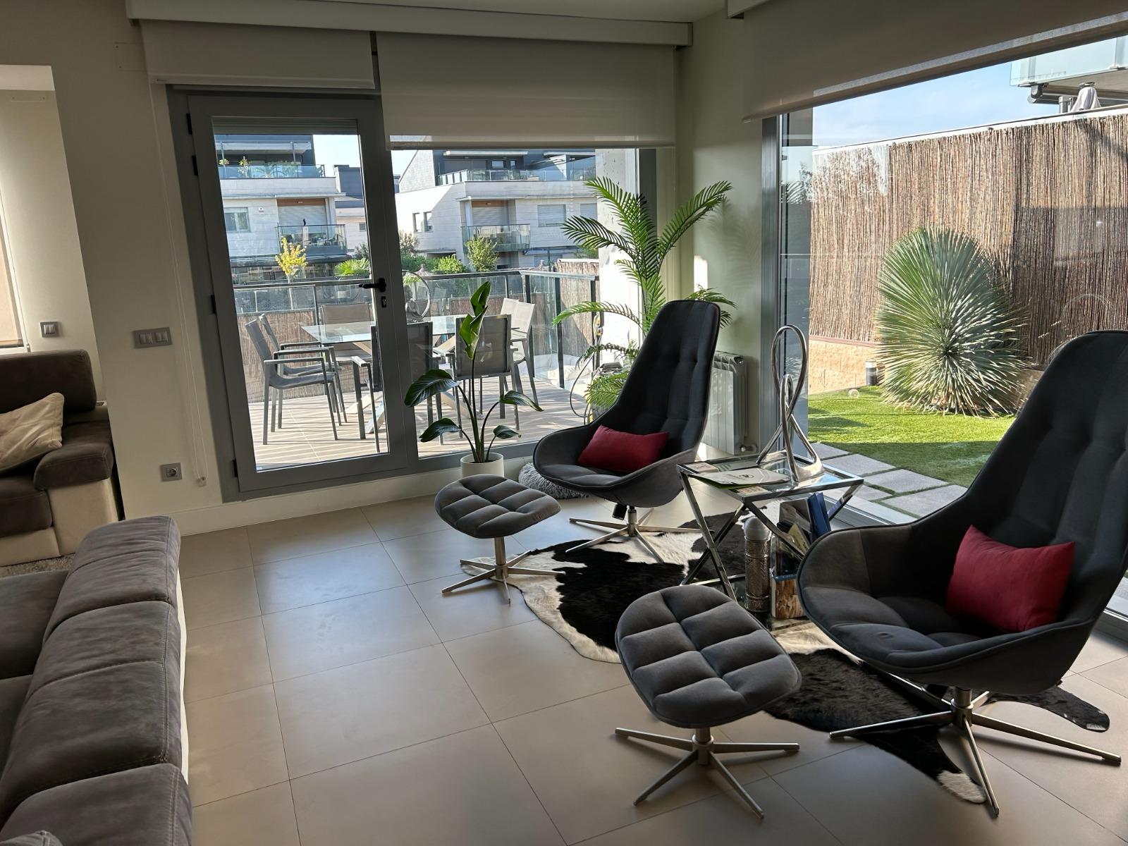 Imagen 2 Casa en venta en Boadilla Del Monte / Gran Chalet en Urbanización en Boadilla del Monte