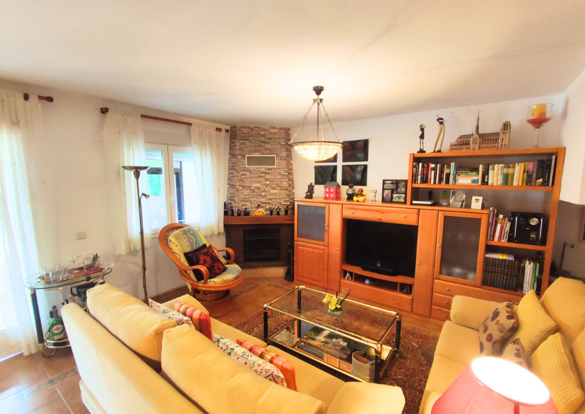 Imagen 7 Casa en venta en Espinar El / Próximo a la Estación de tren