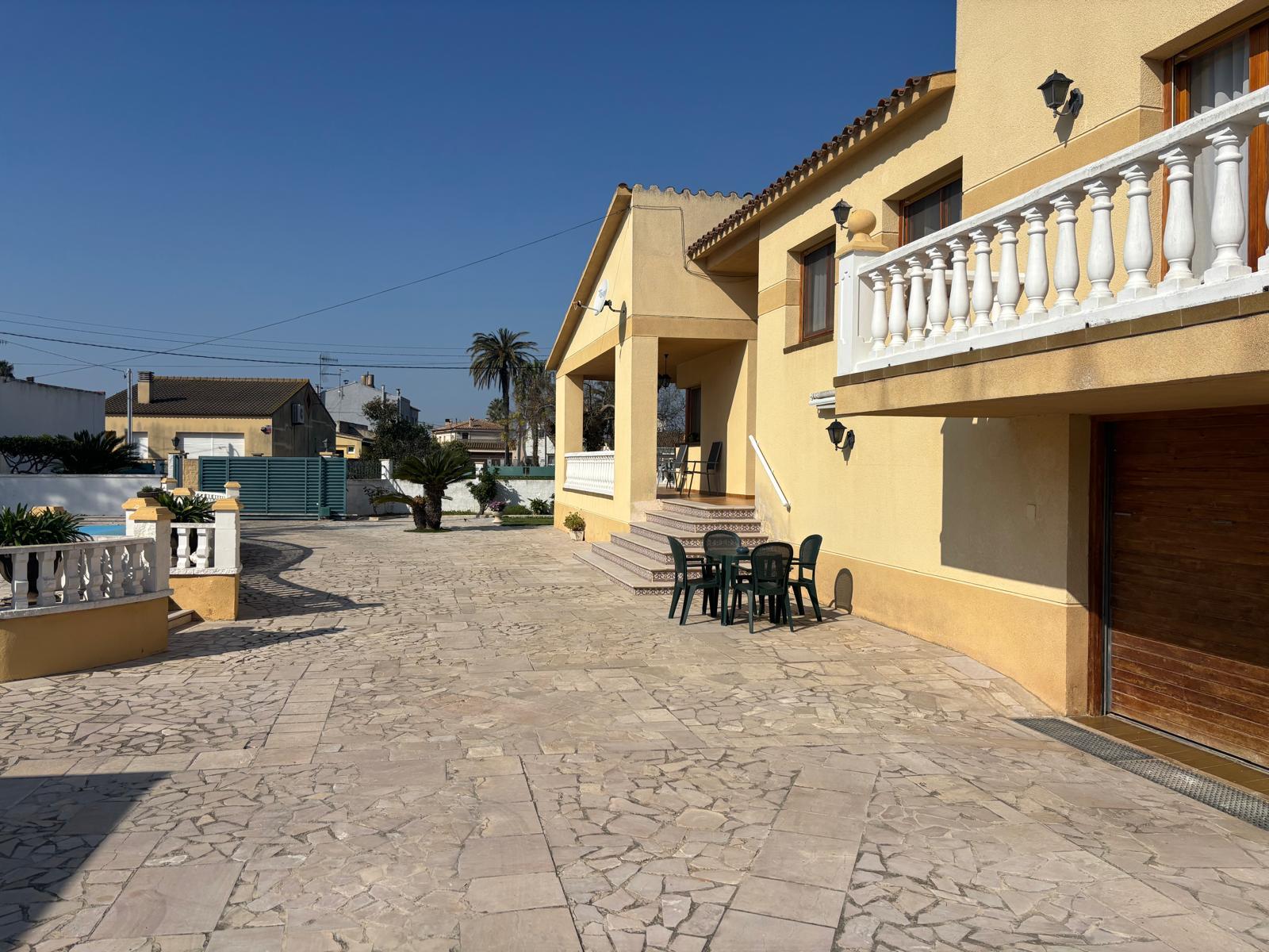 Imagen 1 Casa Aislada en venta en Deltebre / Chalet individual en Deltebre.