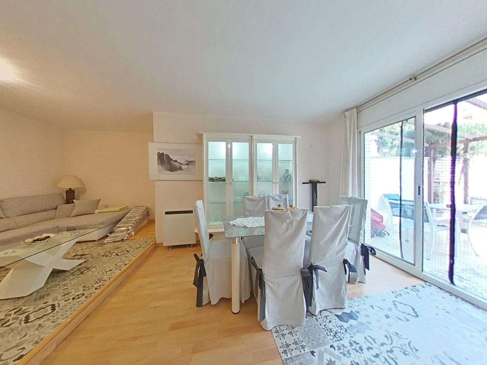 Imagen 3 Piso en venta en Salou / Planta baja ubicada en pleno centro de Salou.