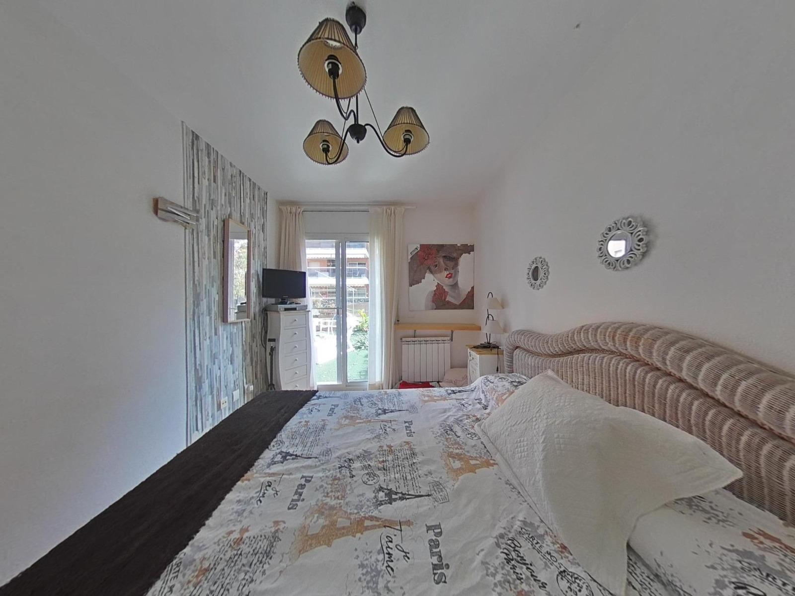 Imagen 25 Piso en venta en Salou / Planta baja ubicada en pleno centro de Salou.