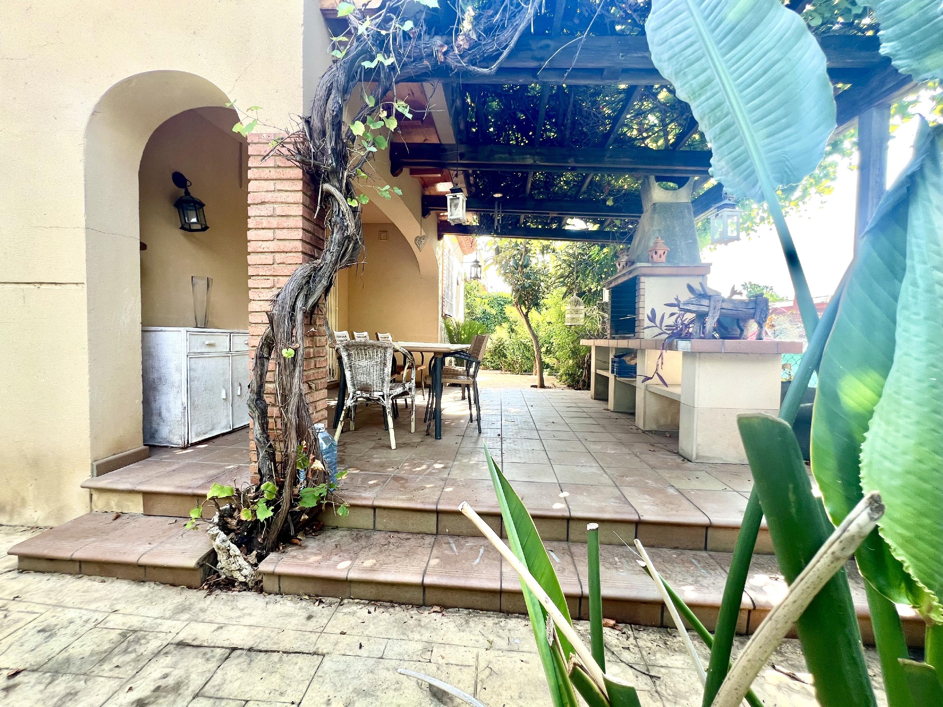 Imagen 20 Casa en venta en Cambrils / Ubicada en zona tranquila y residencial de Vilafortuny