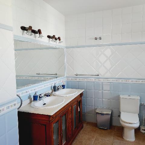Imagen 18 Inmueble 286388 - Casa Aislada en venta en Torrevieja / Frente al Lago Rosa y cerca del centro Habaneras.