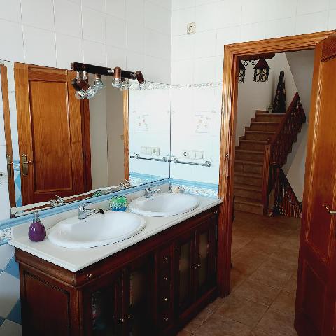 Imagen 21 Inmueble 286388 - Casa Aislada en venta en Torrevieja / Frente al Lago Rosa y cerca del centro Habaneras.