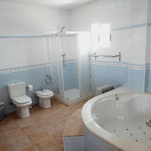 Imagen 17 Inmueble 286388 - Casa Aislada en venta en Torrevieja / Frente al Lago Rosa y cerca del centro Habaneras.