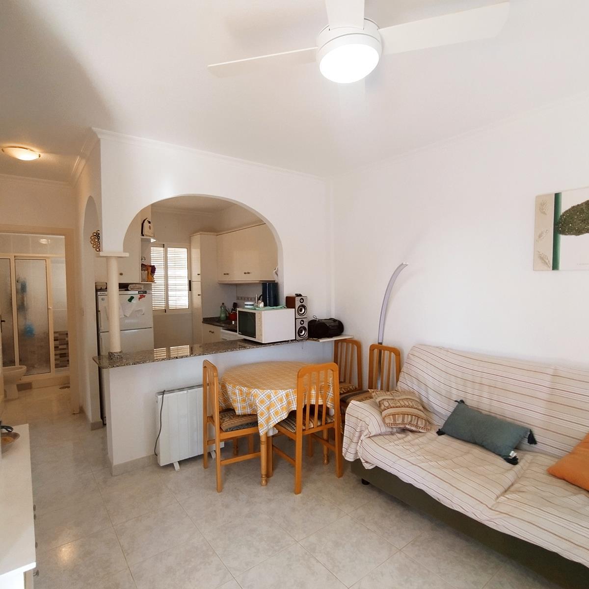 Imagen 14 Casa Adosada en venta en Torrevieja / A 5 minutos de la Playa de la Mata.