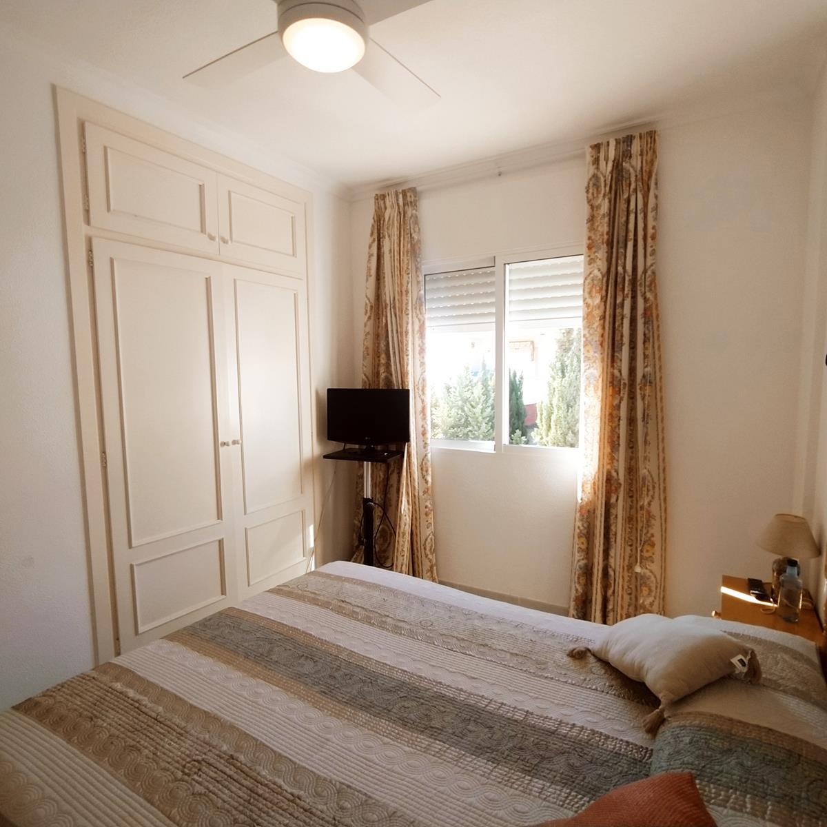 Imagen 21 Casa Adosada en venta en Torrevieja / A 5 minutos de la Playa de la Mata.