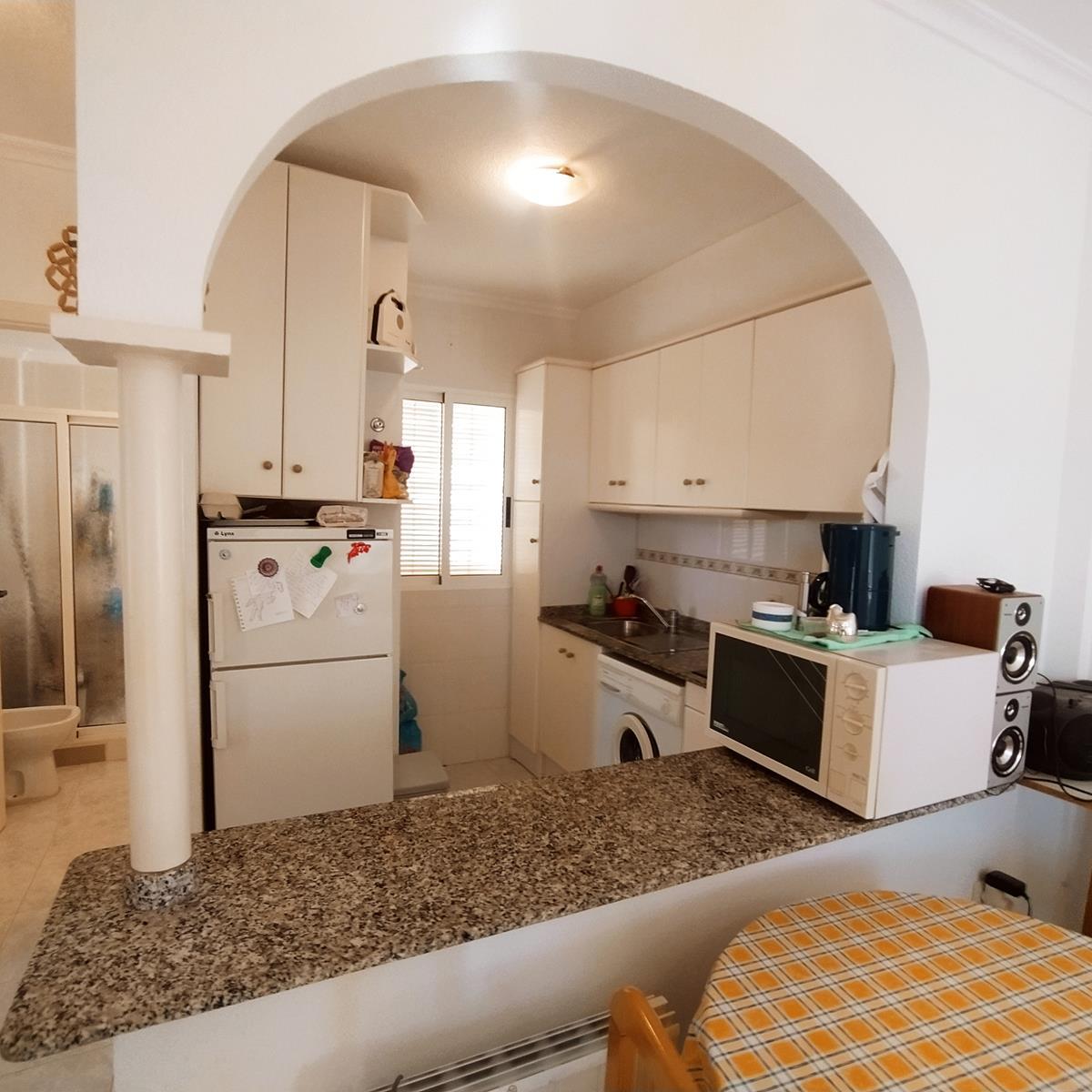 Imagen 16 Casa Adosada en venta en Torrevieja / A 5 minutos de la Playa de la Mata.