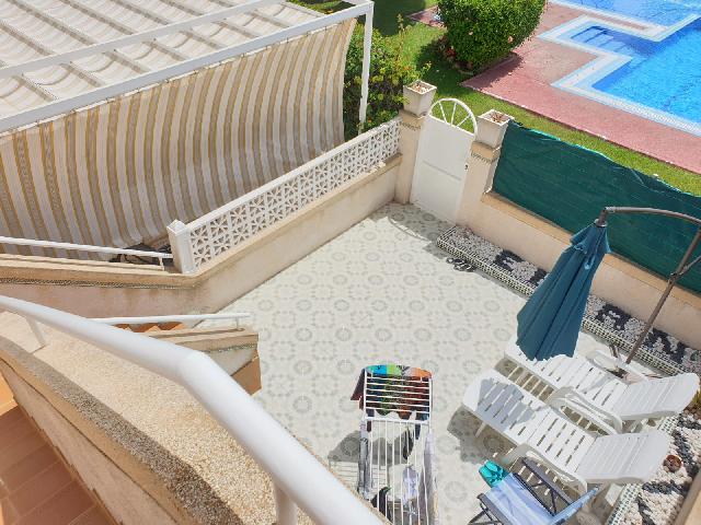 Imagen 3 Inmueble 286405 - Casa Adosada en venta en Torrevieja / A 5 minutos de la Playa de la Mata.