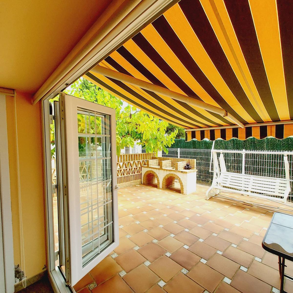 Imagen 6 Casa Aislada en venta en Orihuela / En cabo Roig-Orihuela, Junto al puerto deportivo.