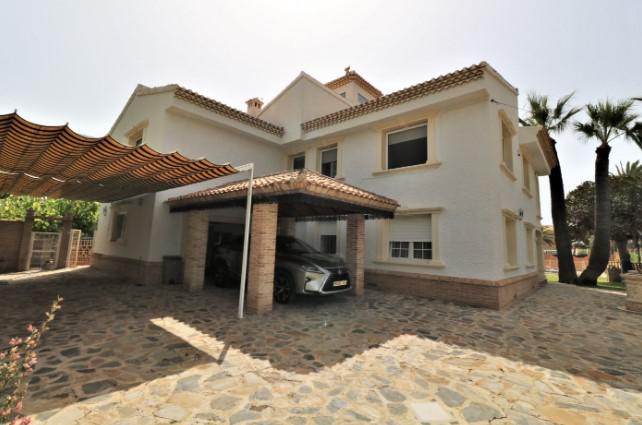Imagen 89 Casa Aislada en venta en Orihuela / En cabo Roig-Orihuela, Junto al puerto deportivo.