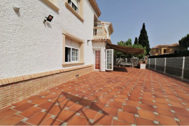 Imagen 15 Casa Aislada en venta en Orihuela / En cabo Roig-Orihuela, Junto al puerto deportivo.