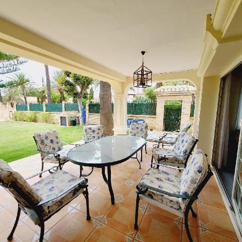 Imagen 10 Inmueble 286407 - Casa Aislada en venta en Orihuela / En cabo Roig-Orihuela, Junto al puerto deportivo.