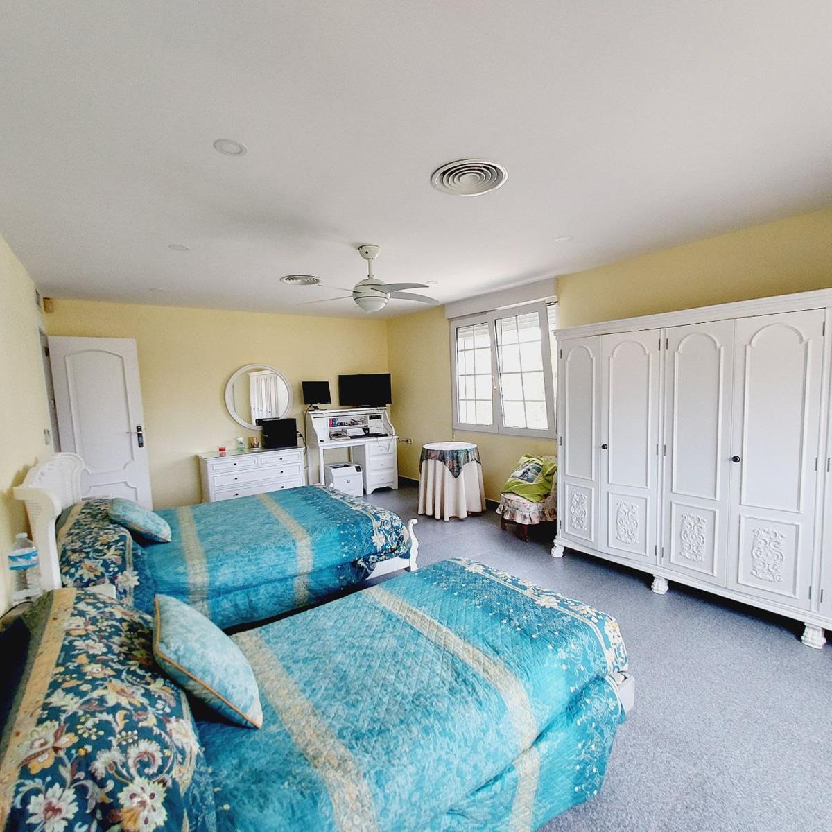 Imagen 63 Casa Aislada en venta en Orihuela / En cabo Roig-Orihuela, Junto al puerto deportivo.