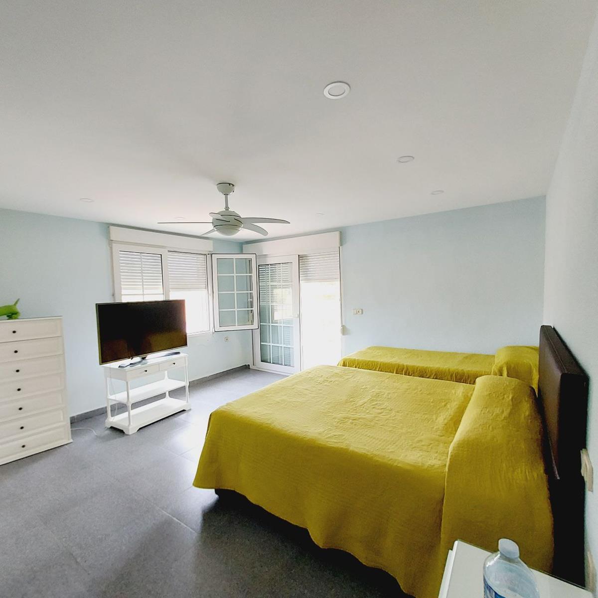 Imagen 67 Casa Aislada en venta en Orihuela / En cabo Roig-Orihuela, Junto al puerto deportivo.